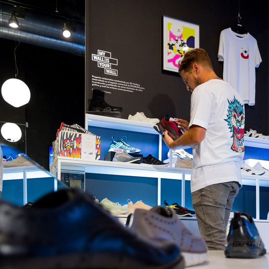 MWIYW #3 / ROBERTO RODRÍGUEZ REDONDO tshirt