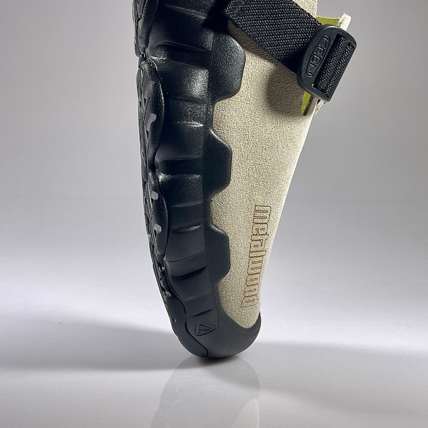 HYPERPORT CLOG LEATHER X METALWOOD